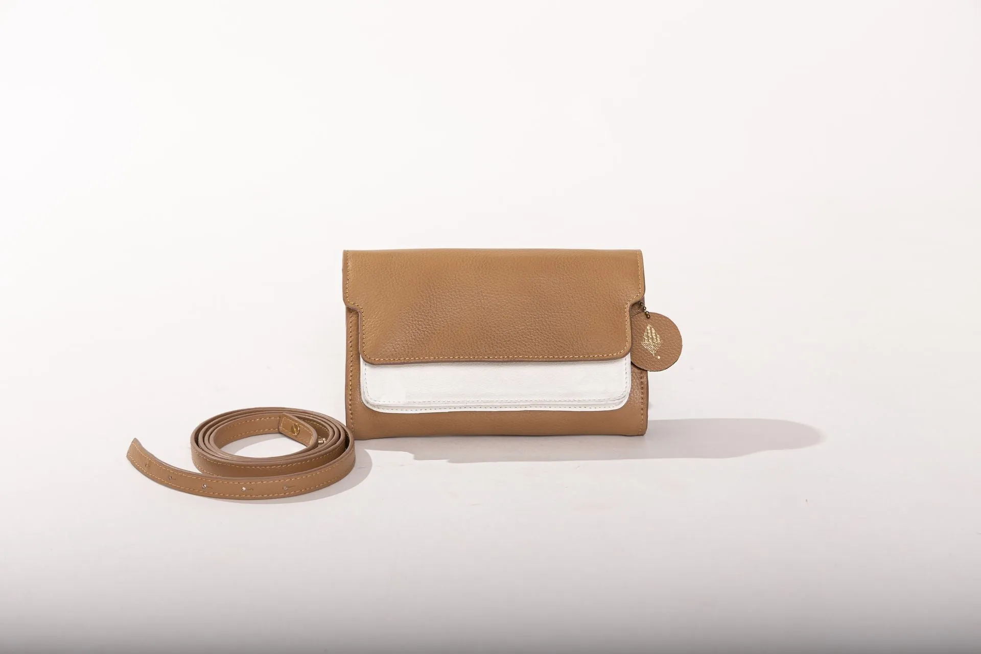 GREEN HERMITAGE FIDES (Caramel & White)