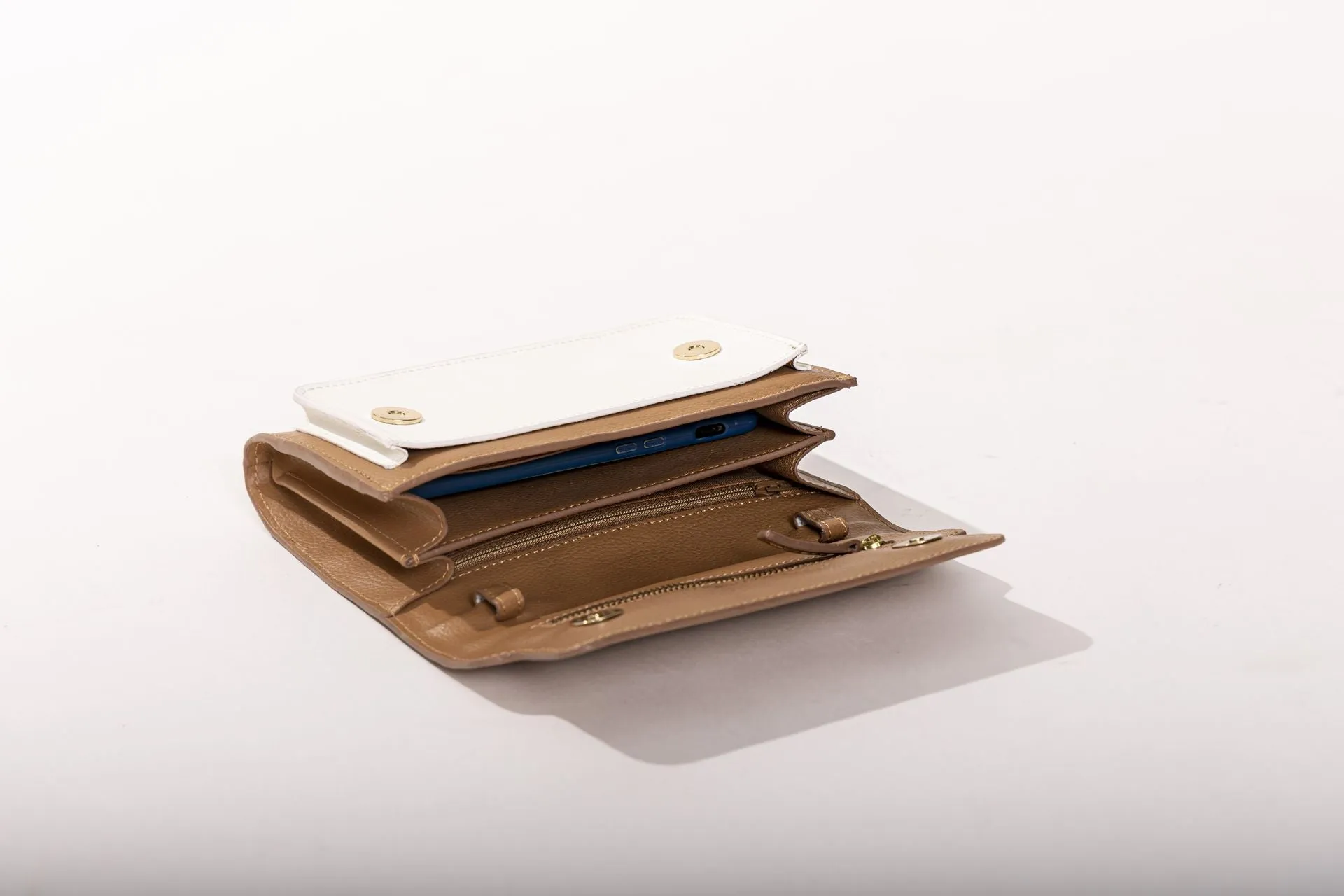 GREEN HERMITAGE FIDES (Caramel & White)