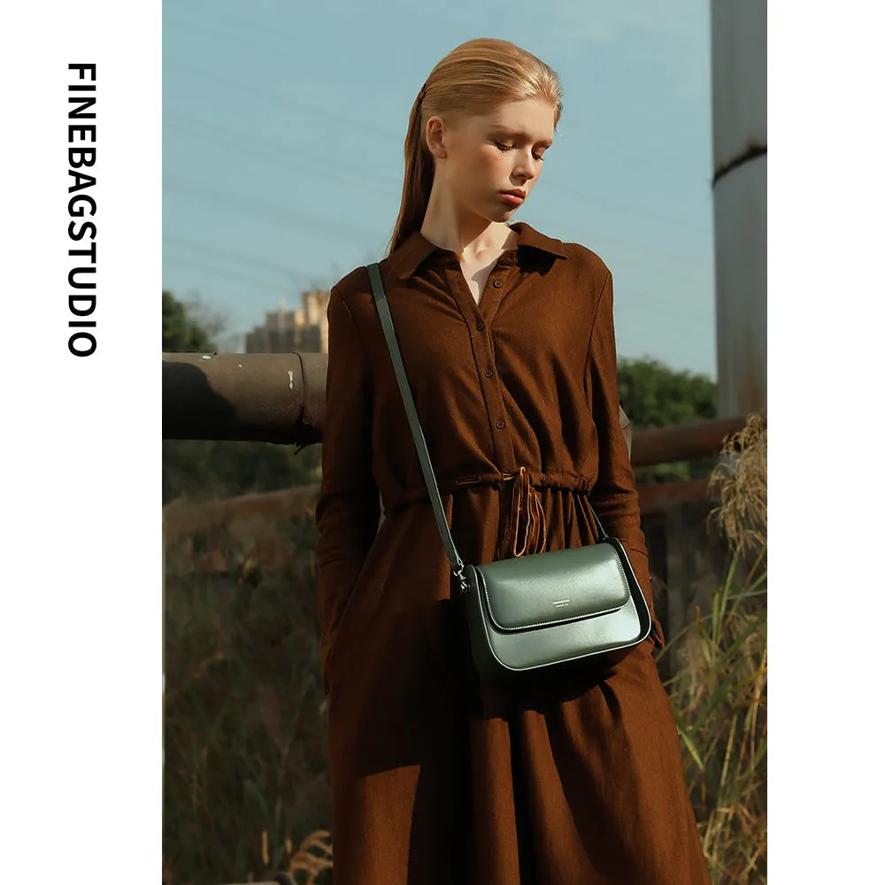 Summer new retro niche design messenger bag